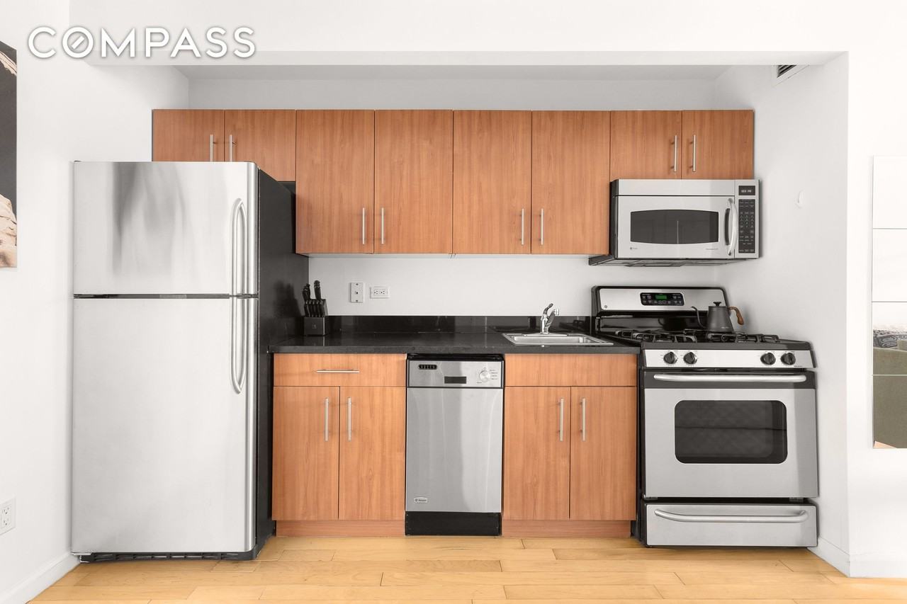 20 West St #31C - Photo 5 of 7