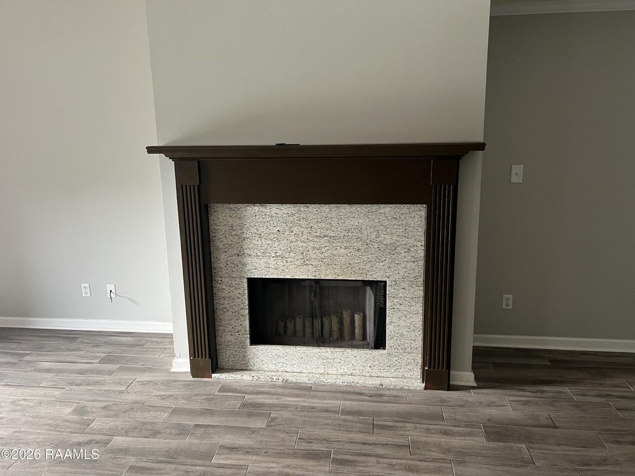 114 Colchester Dr - Photo 5 of 20