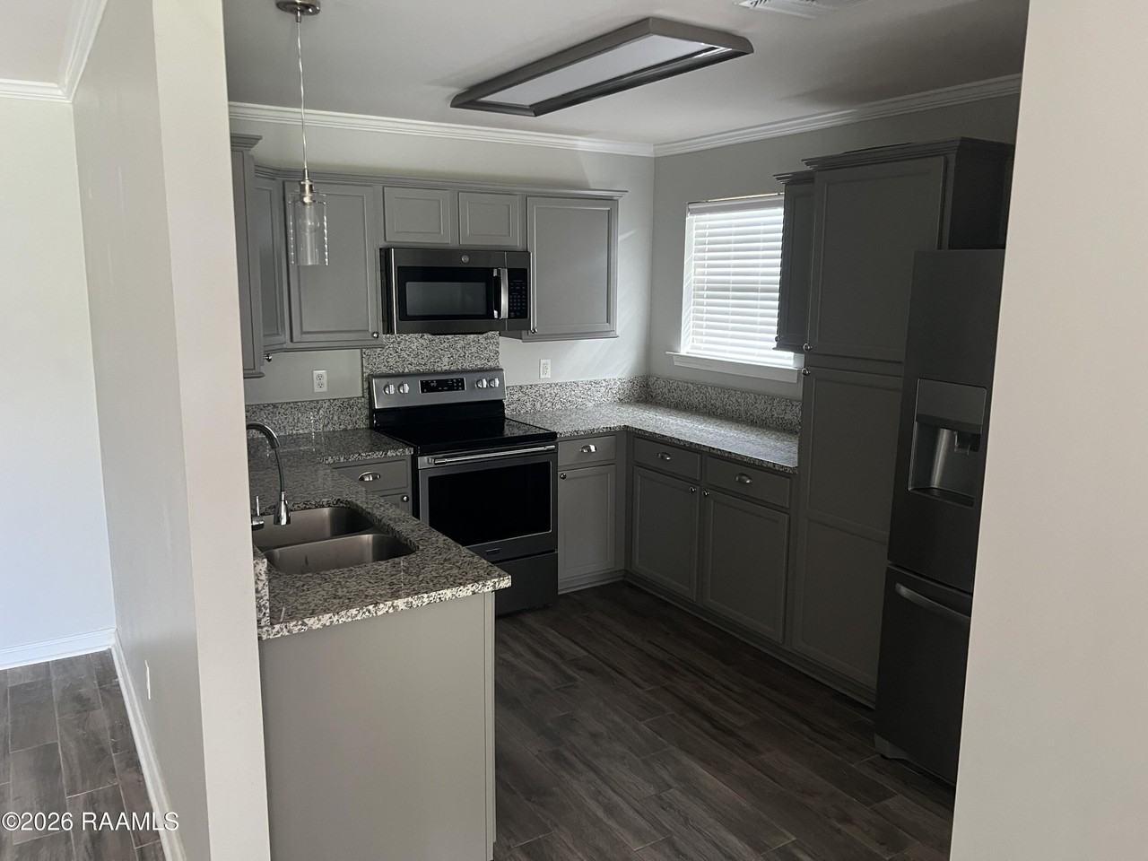 114 Colchester Dr - Photo 6 of 20