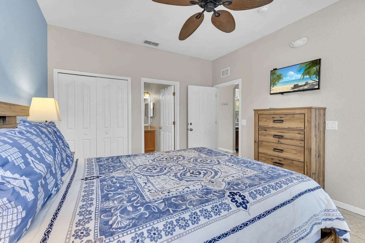 448 Miramar Ave #1095258P - Photo 5 of 44