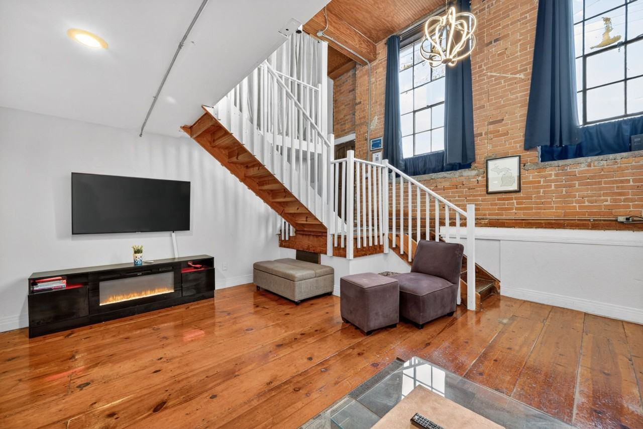 226 Mount Elliott St #1437644P - Photo 3 of 22