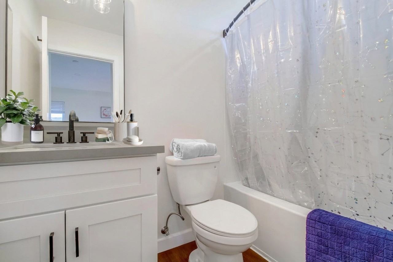 116 E 22nd St #1465006P - Photo 6 of 28