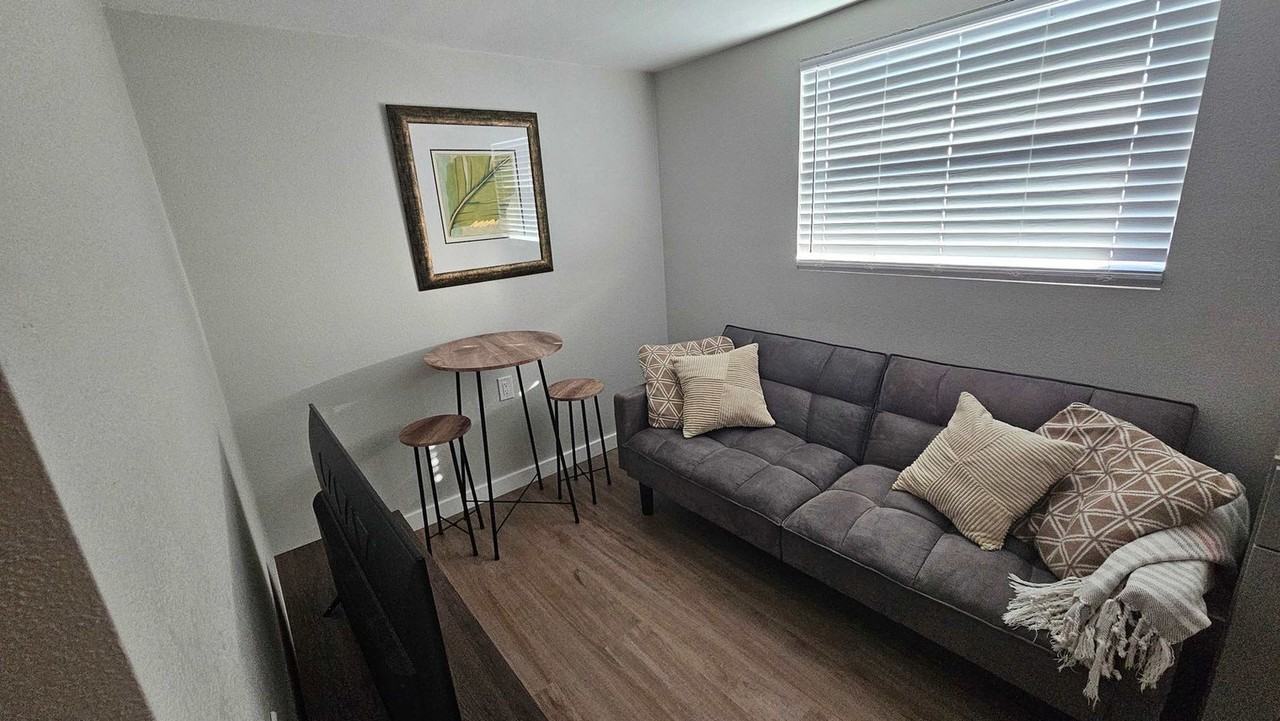 6614 S Mascotte St #1591557P - Photo 4 of 44