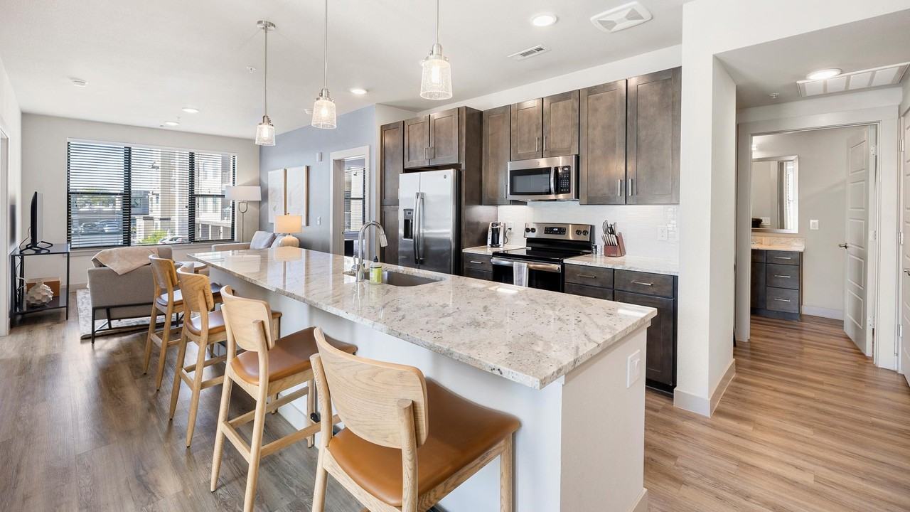 2750 Bahia Vista St - Photo 4 of 43