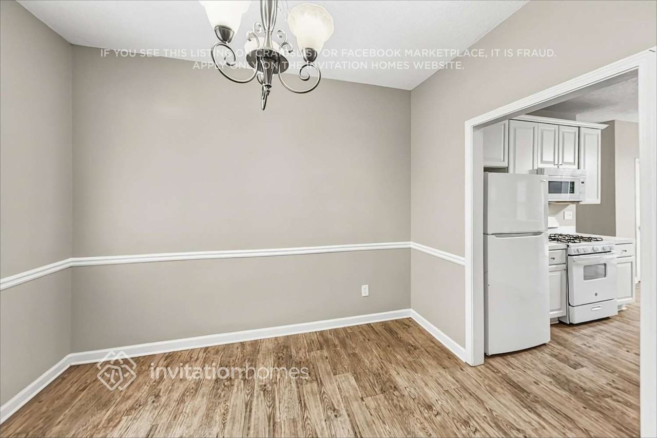 8220 River Mill Ct - Photo 7 of 25