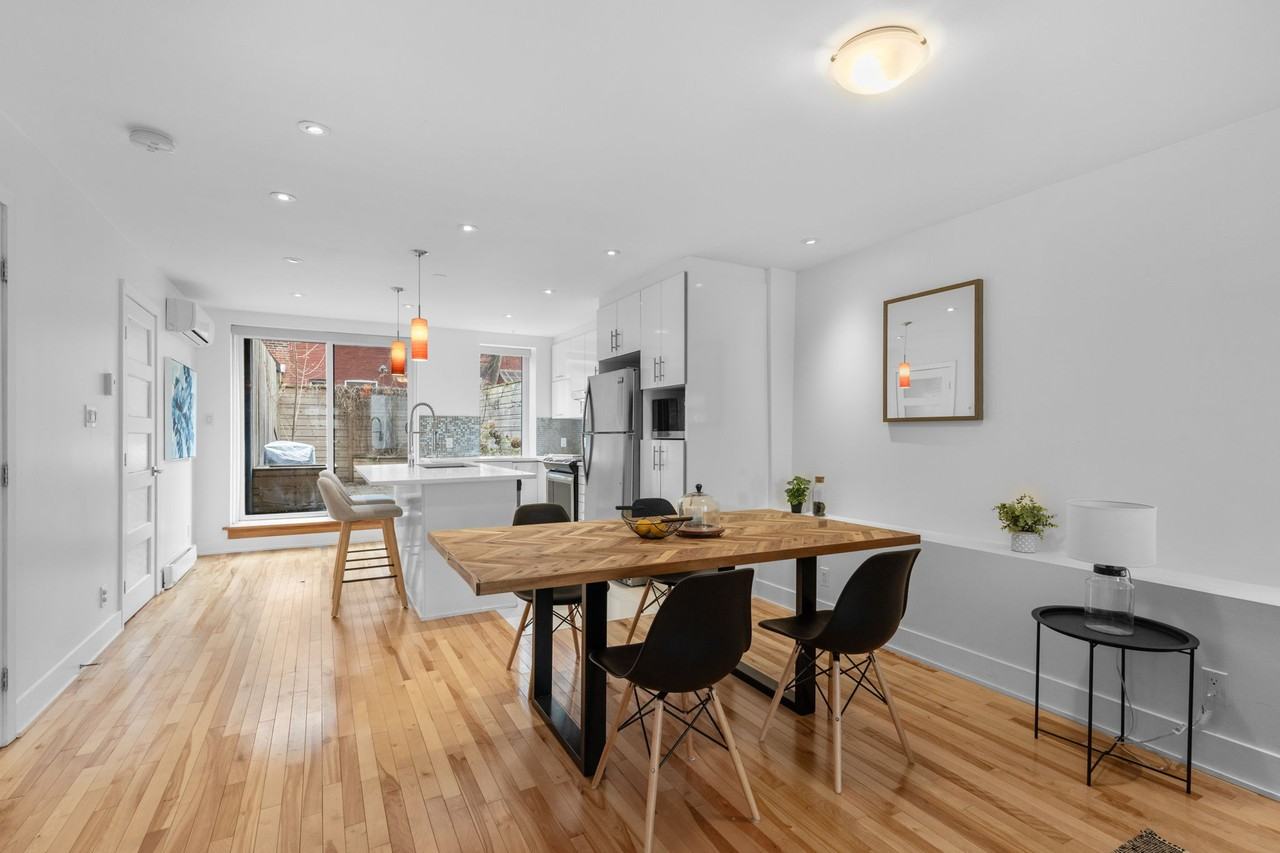 1524 Rue Saint-Antoine Ouest - Photo 3 of 13