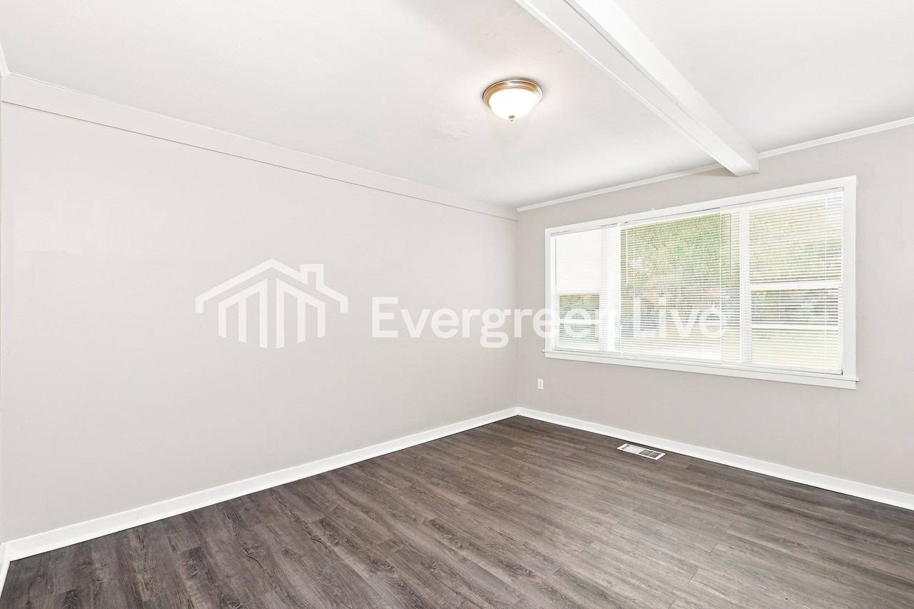4582 Kirkley Dr - Photo 4 of 15