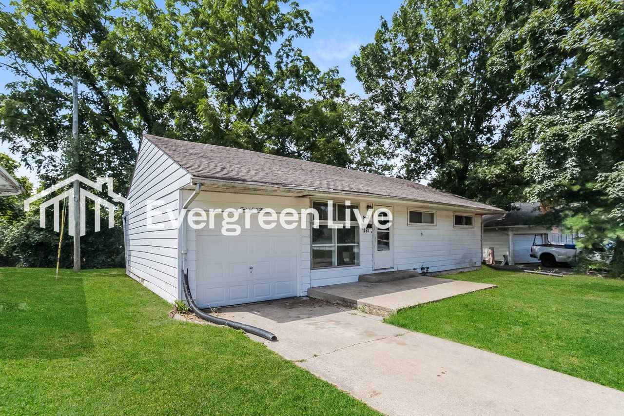 1263 Murat Ct - Photo 2 of 15