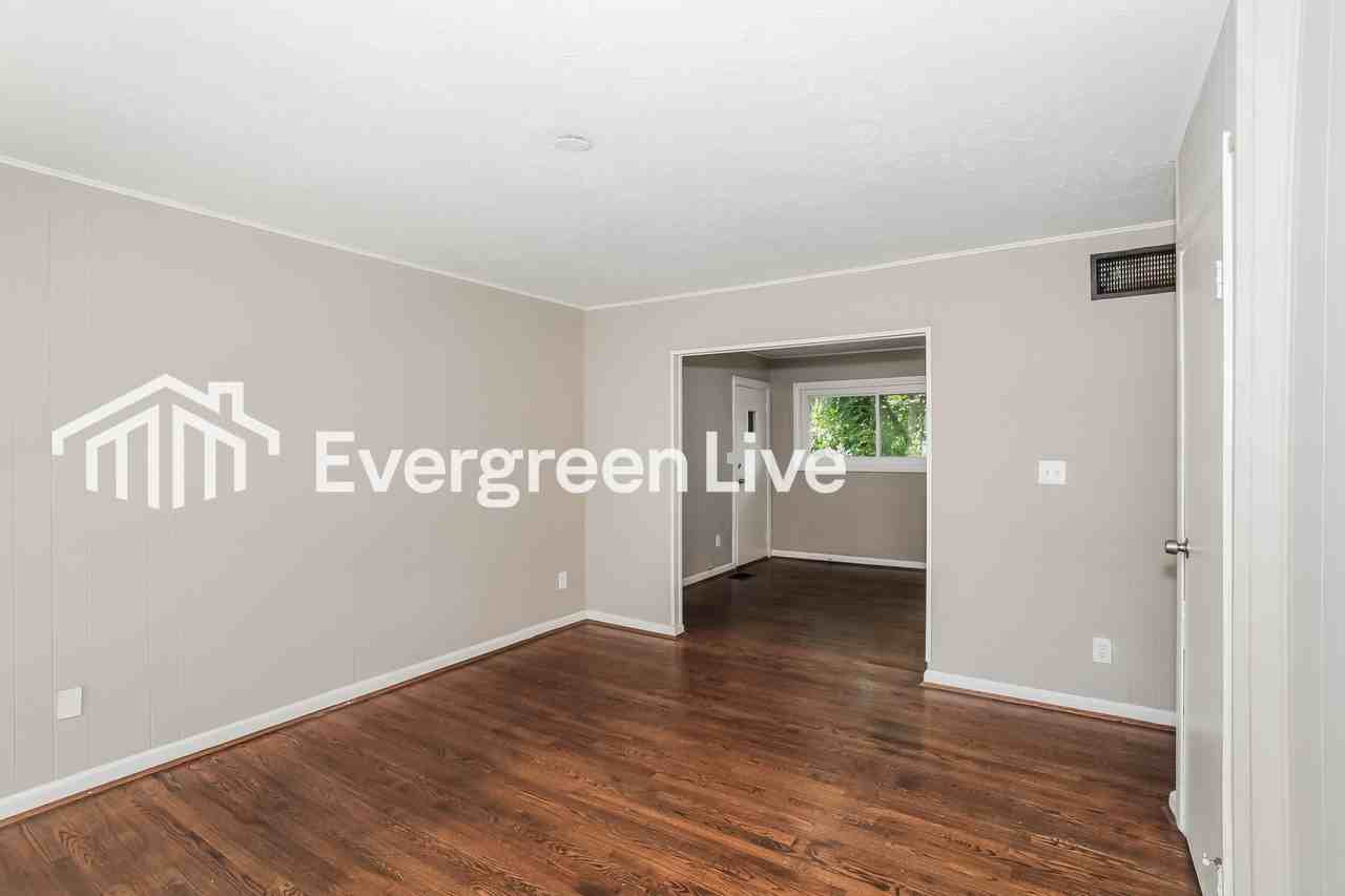 1263 Murat Ct - Photo 4 of 15