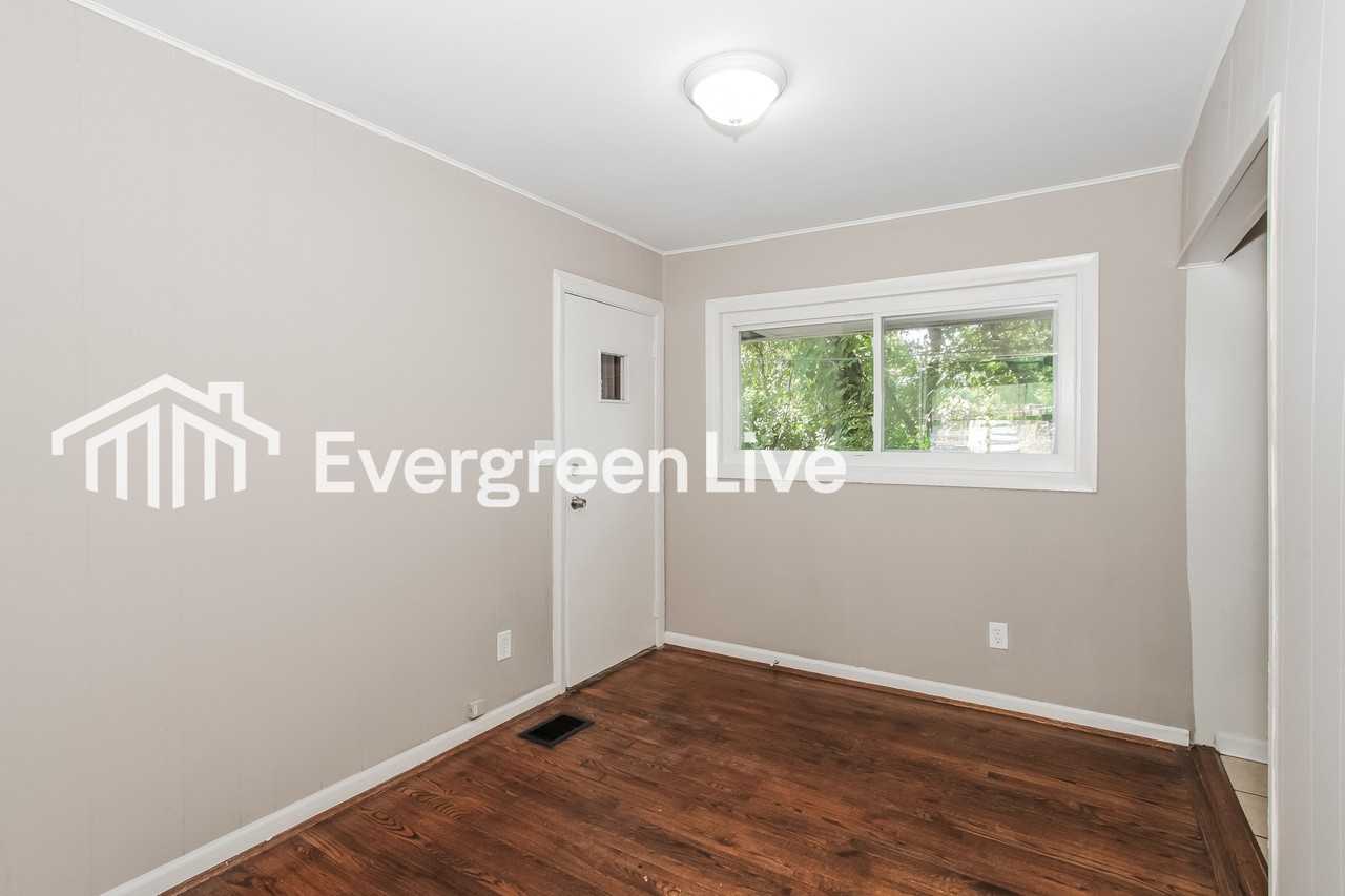 1263 Murat Ct - Photo 5 of 15