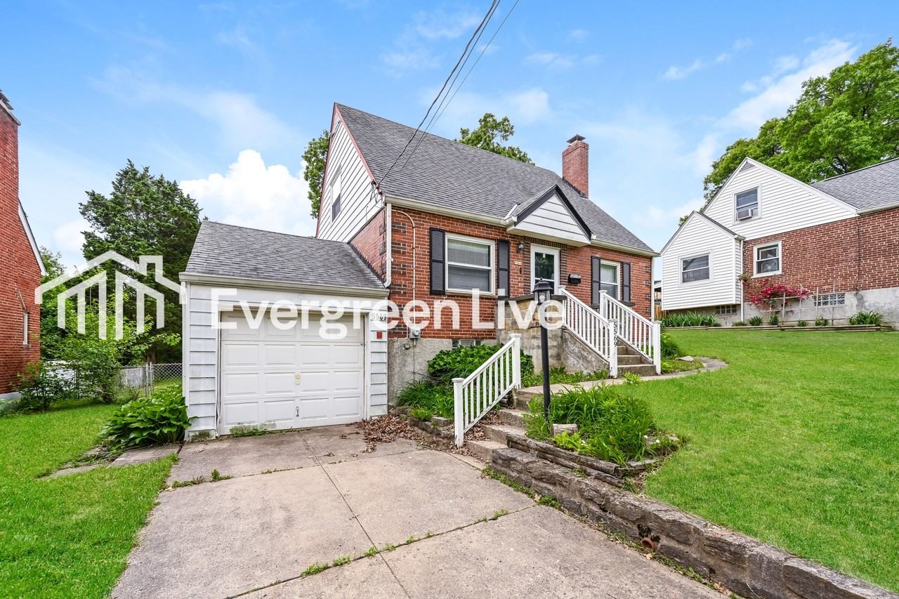 5569 Raceview Ave - Photo 2 of 15
