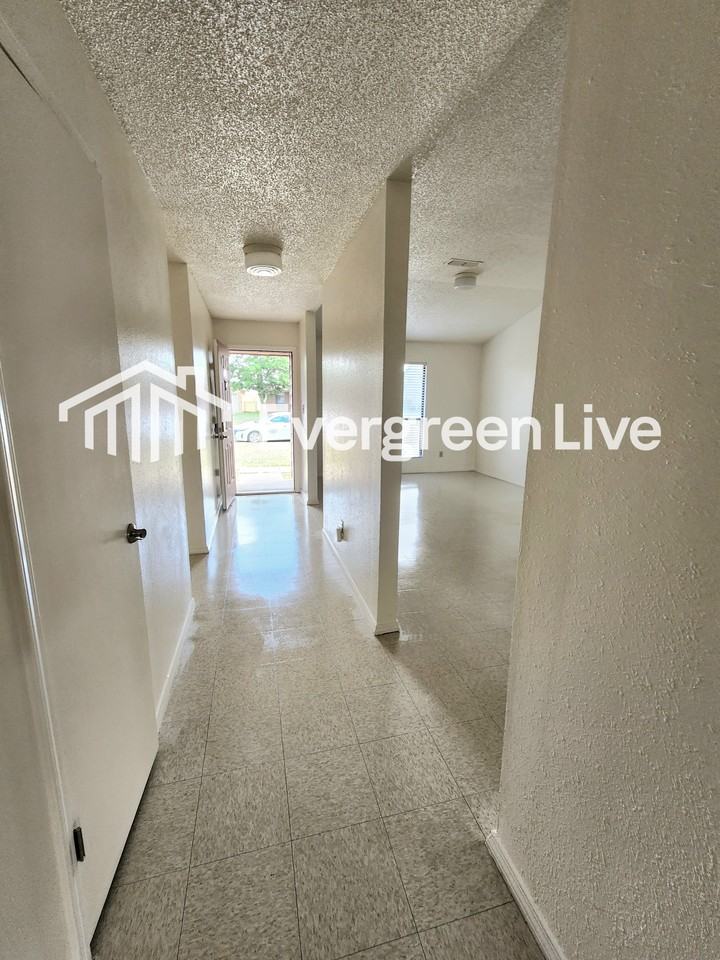 1323 San Felipe Ct - Photo 4 of 25