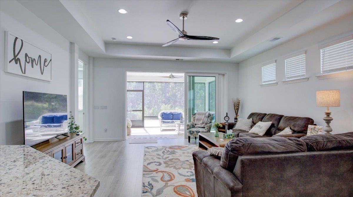 125 Parrot Ave - Photo 7 of 39