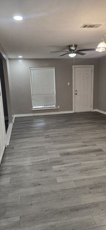 324 Clary Dr - Photo 3 of 18