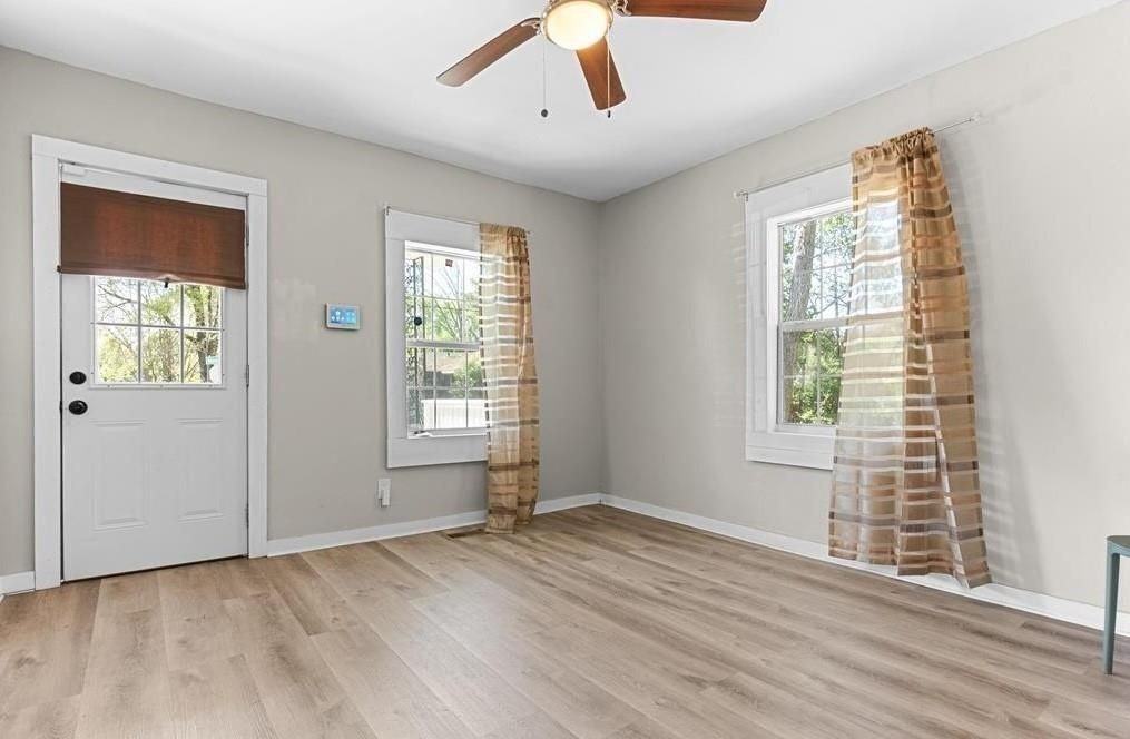 2164 Monroe Ave - Photo 3 of 9