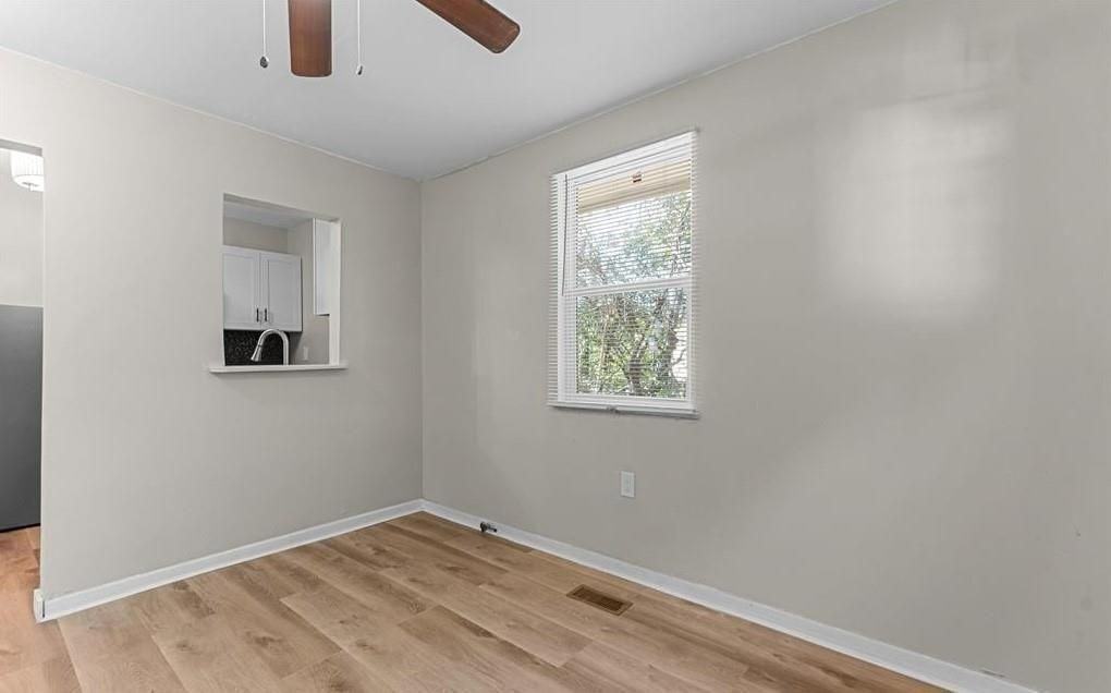 2164 Monroe Ave - Photo 5 of 9
