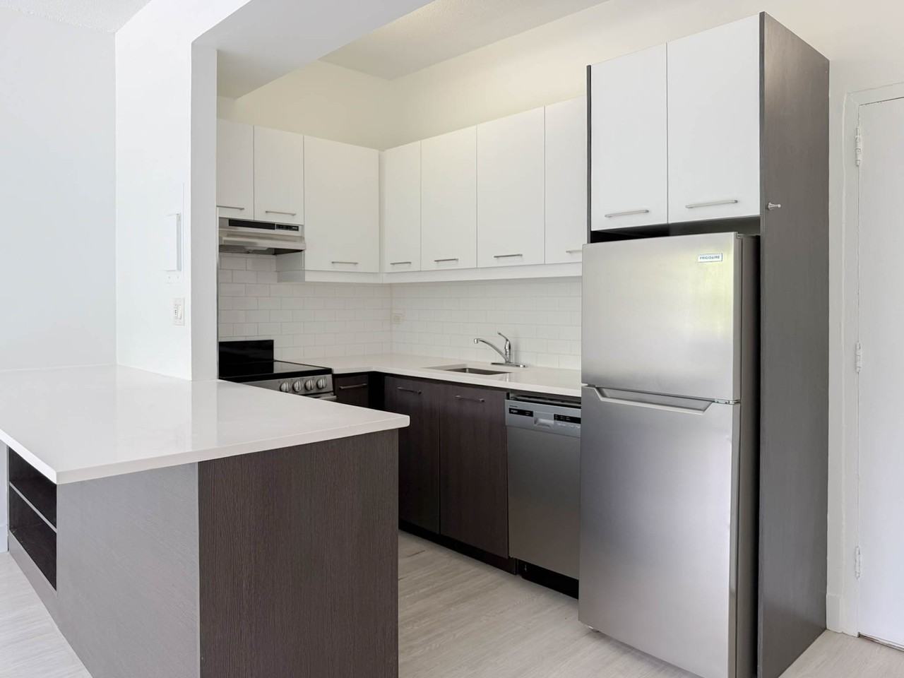 1150 Rue Sherbrooke Est - Photo 4 of 21