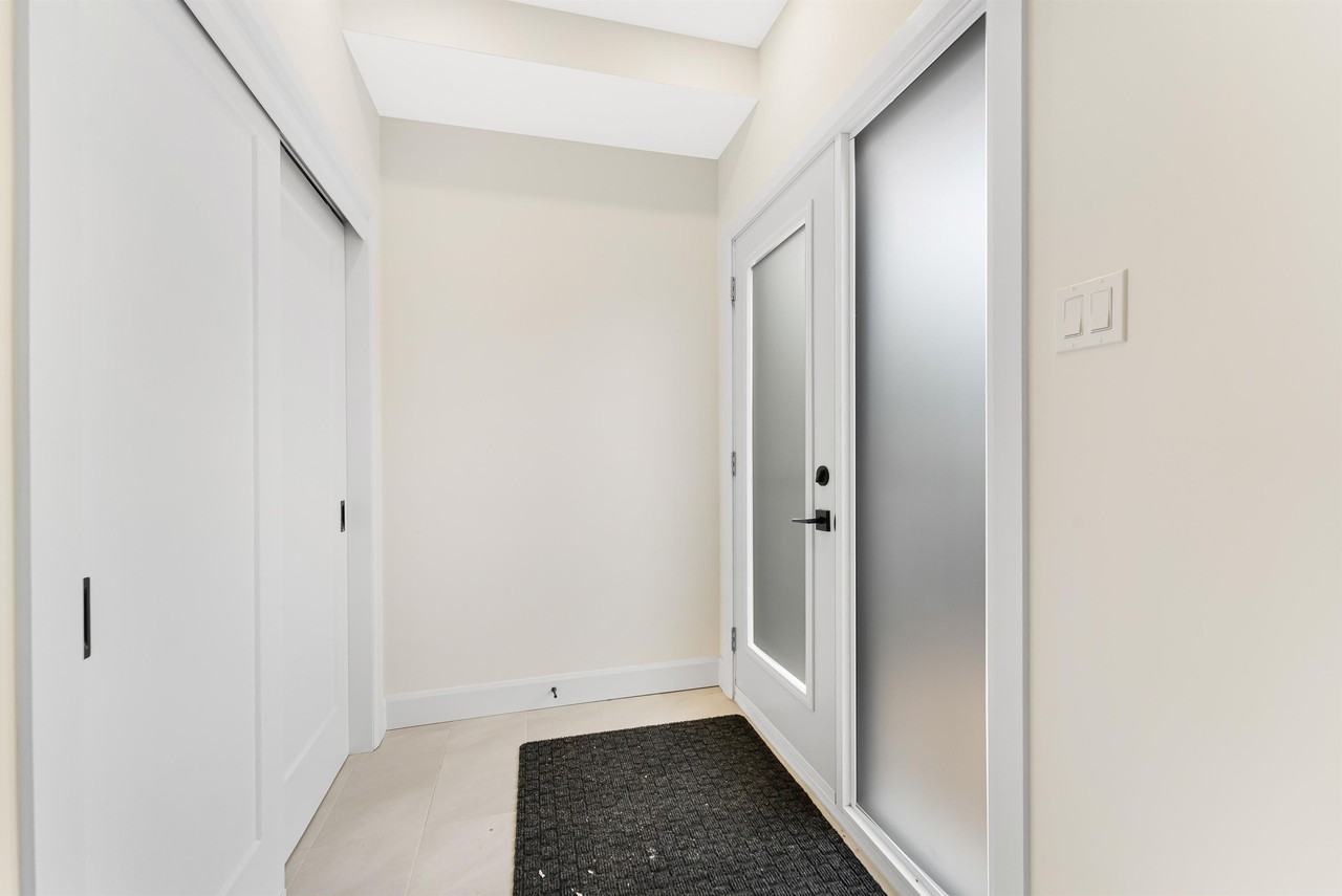 847 Woodroffe Avenue - Photo 2 of 22