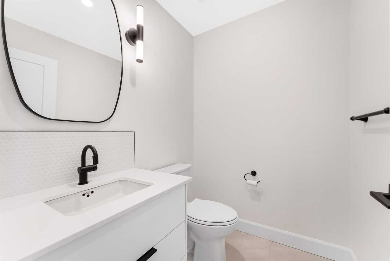 847 Woodroffe Avenue - Photo 4 of 22