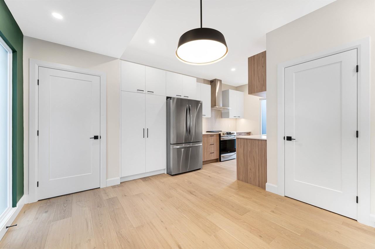 847 Woodroffe Avenue - Photo 6 of 22