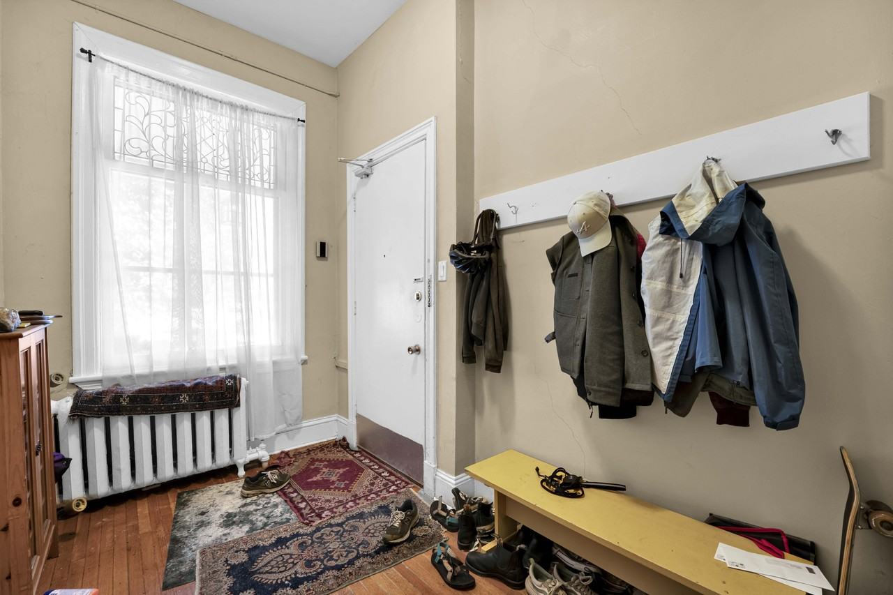 290-292 Daly Avenue - Photo 2 of 12