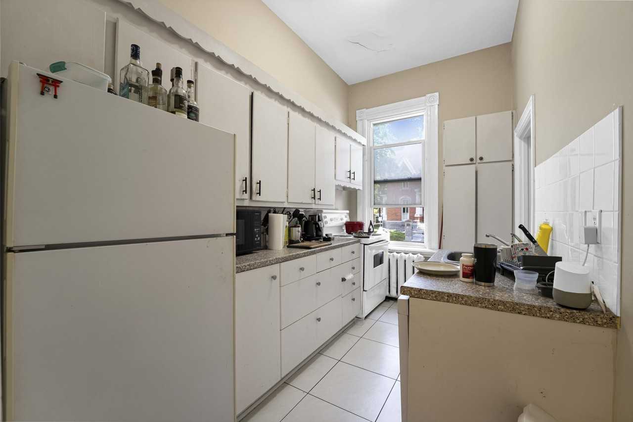 290-292 Daly Avenue - Photo 3 of 12