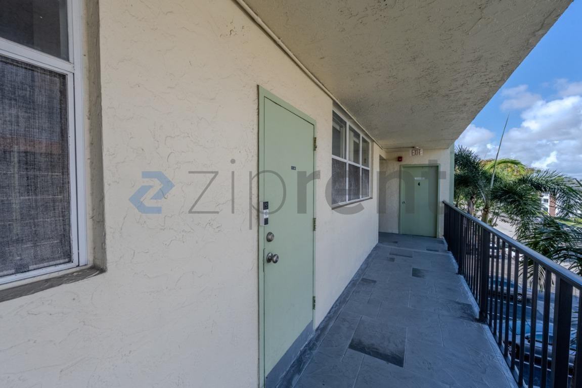 5300 Ne 24th Ter #430C - Photo 5 of 38