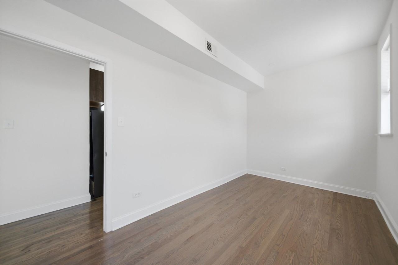 2815 North Troy Street - Photo 5 of 11
