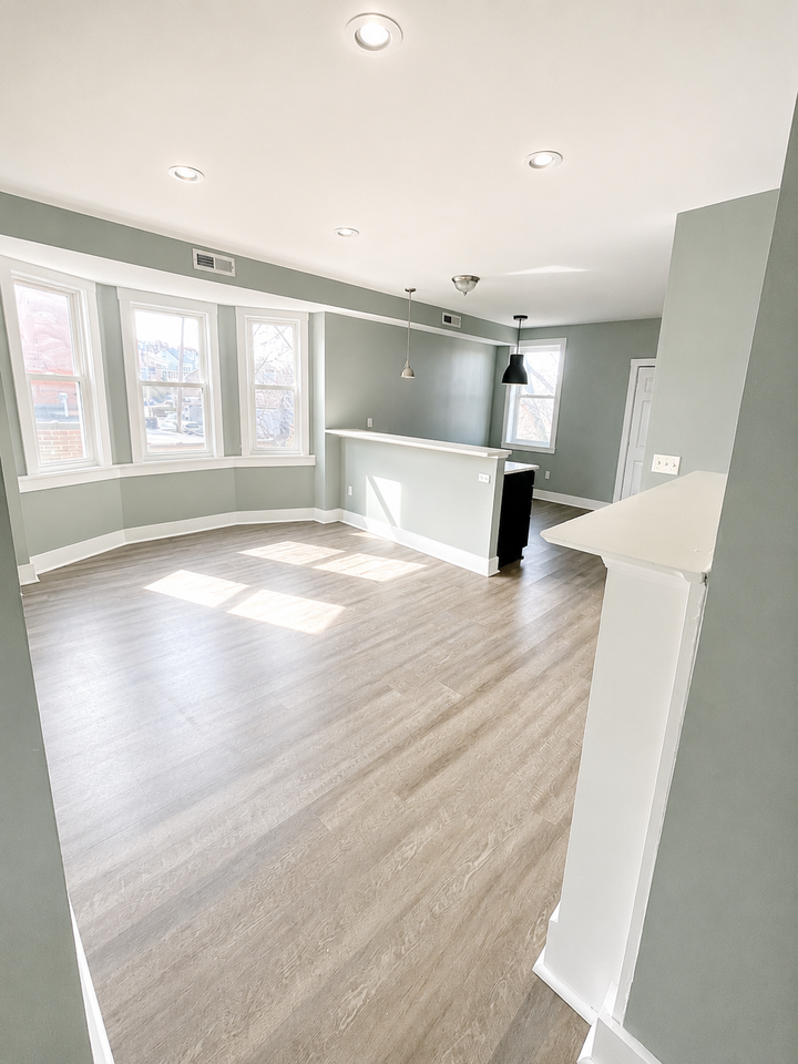 1656 Broadway Avenue #201 - Photo 2 of 7