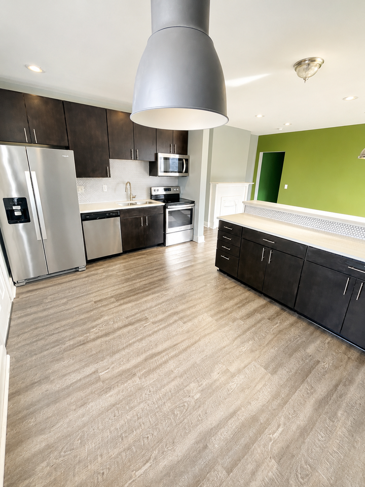 1656 Broadway Avenue #201 - Photo 3 of 7