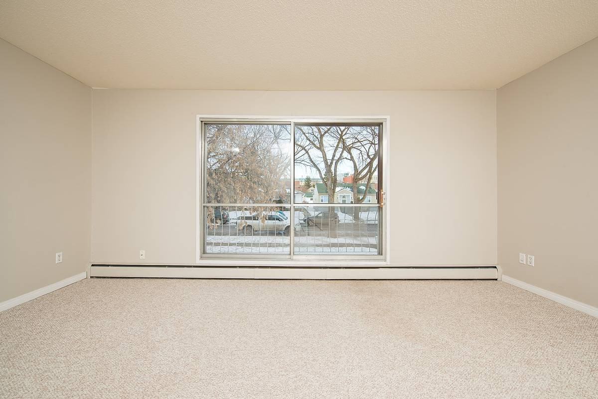Barcelona Apartments - Photo 5 of 7