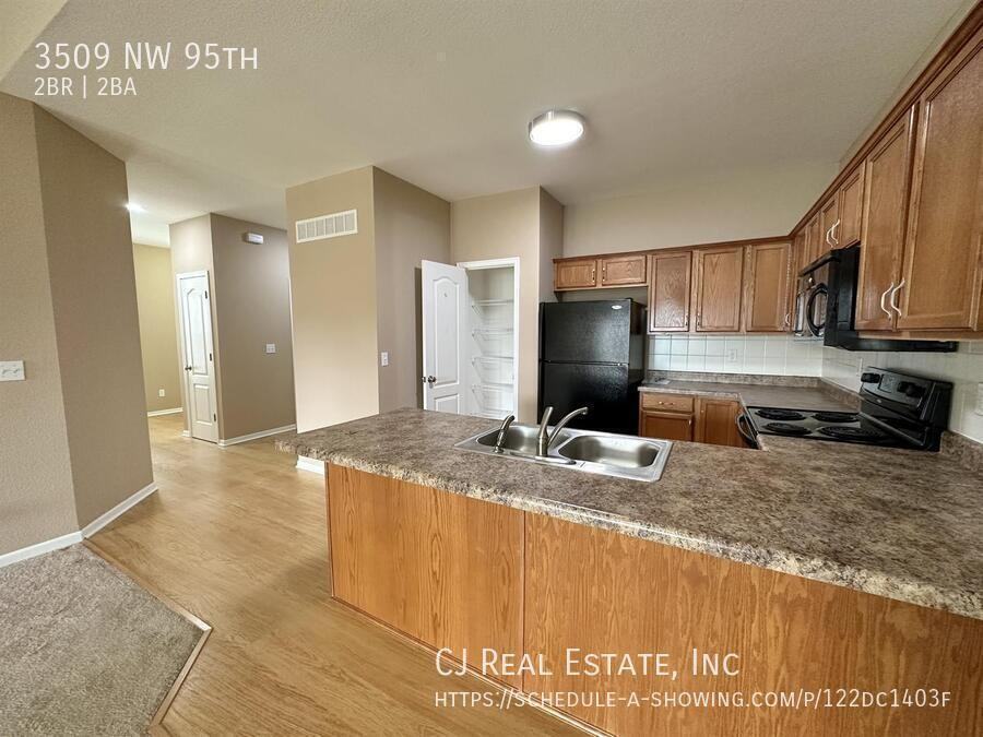 3509 Nw 95th St - Photo 3 of 11