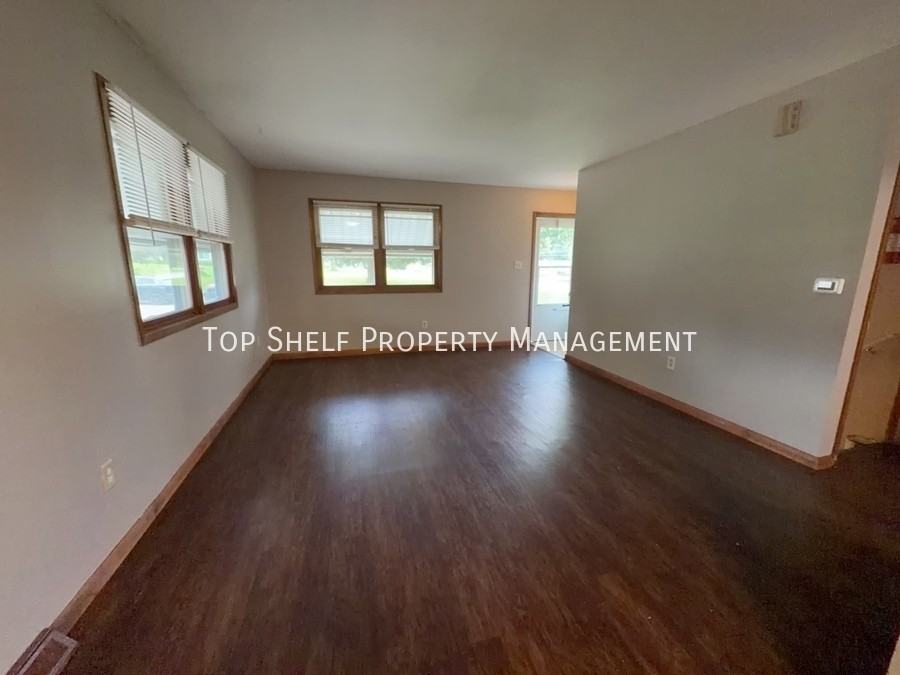 502 Hart Ave - Photo 2 of 11