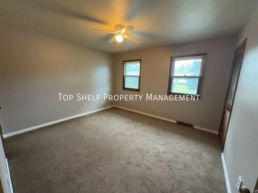 502 Hart Ave - Photo 6 of 11