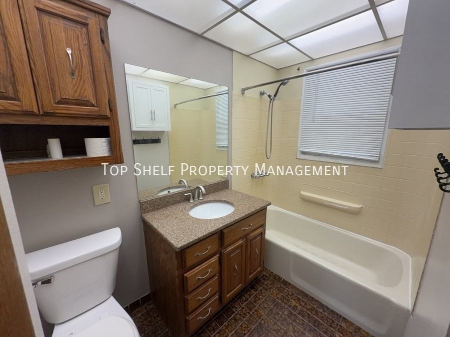 502 Hart Ave - Photo 7 of 11