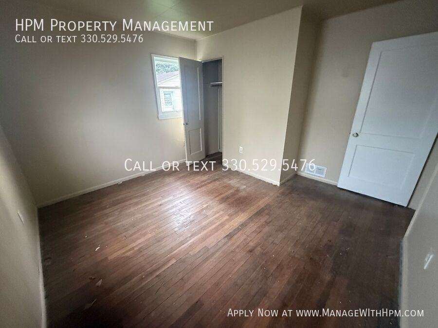 1923 Bollinger Ave Ne - Photo 6 of 10
