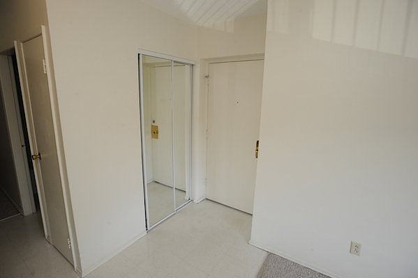 1712 10 Street S.W. - Photo 3 of 8