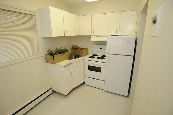 1712 10 Street S.W. - Photo 7 of 8