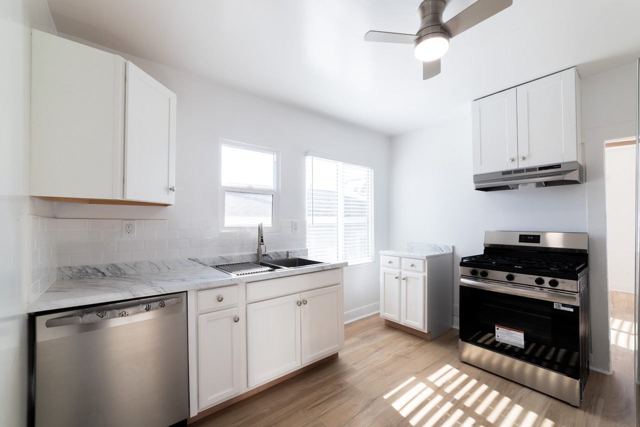 1610 Kearney St - Photo 6 of 22