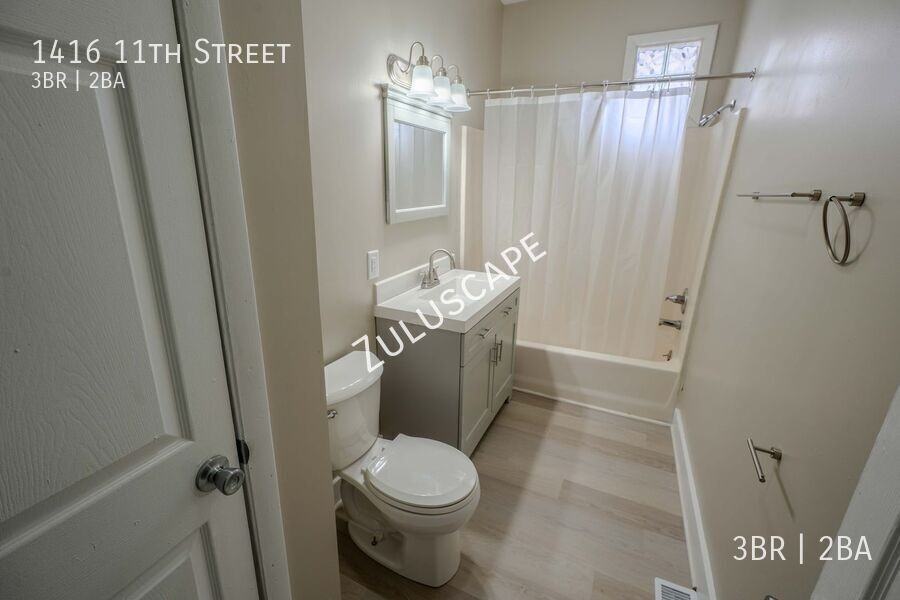 1416 W 11th St - Photo 6 of 13