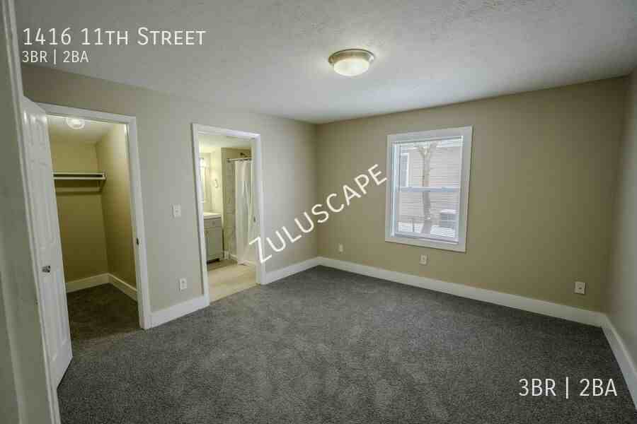 1416 W 11th St - Photo 7 of 13