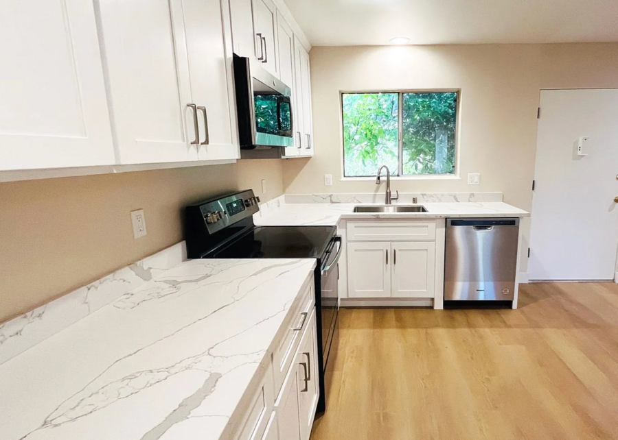 2422 Mckinley Ave #F - Photo 2 of 12