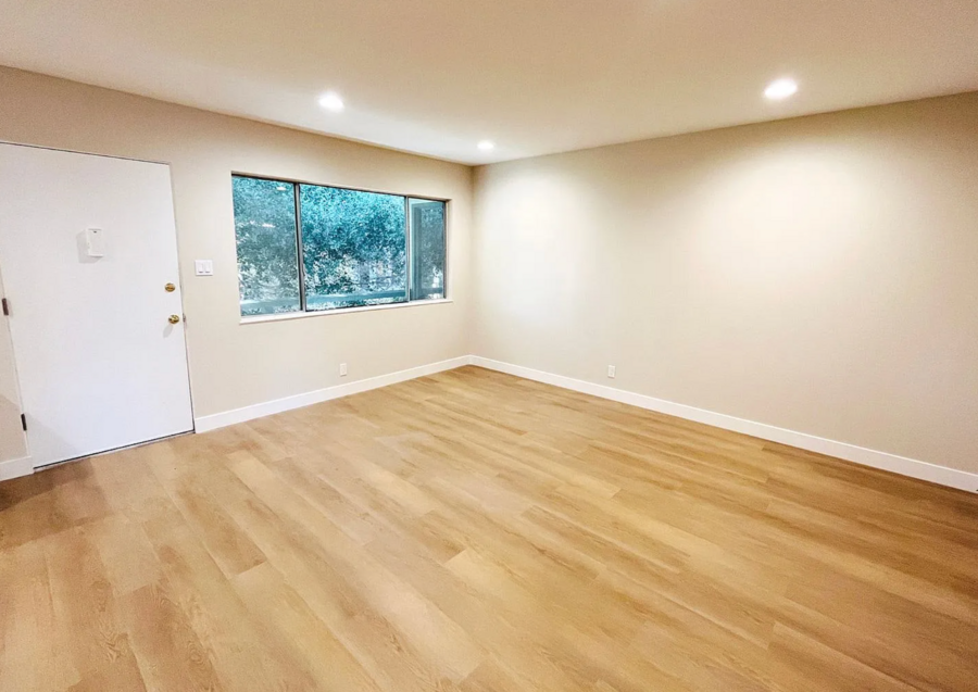 2422 Mckinley Ave #F - Photo 4 of 12