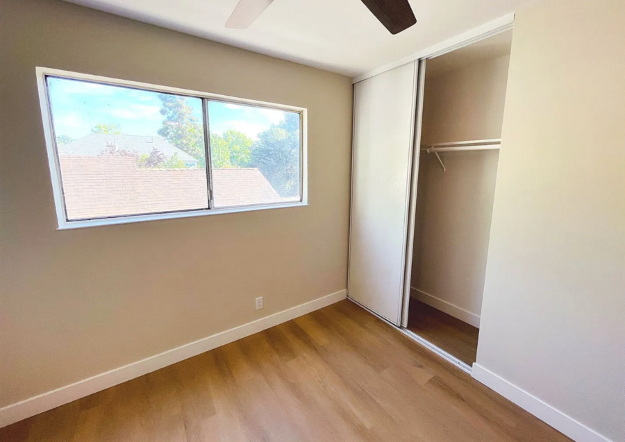 2422 Mckinley Ave #F - Photo 7 of 12