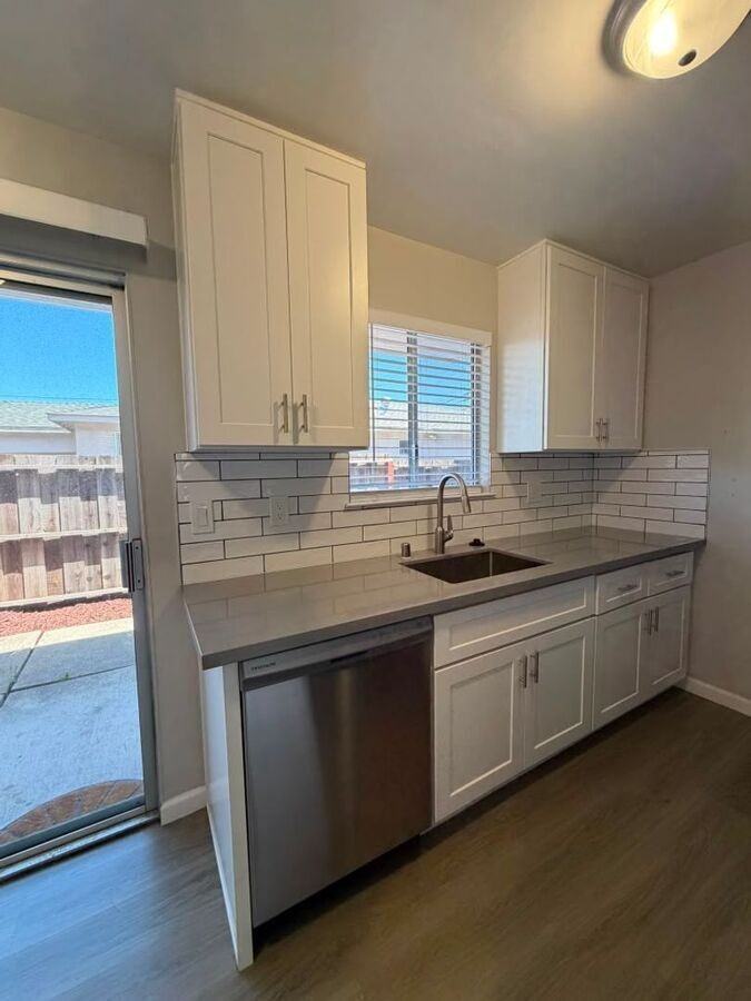 300 Warren Ave #02 - Photo 3 of 34