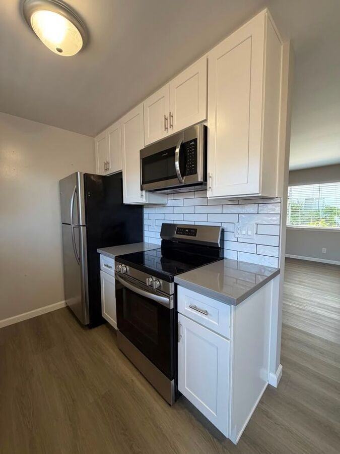 300 Warren Ave #02 - Photo 4 of 34