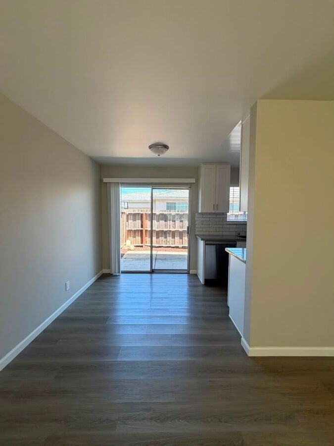 300 Warren Ave #02 - Photo 5 of 34