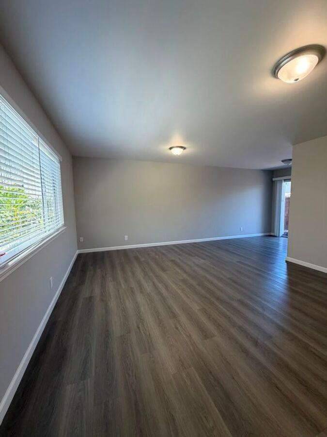 300 Warren Ave #02 - Photo 7 of 34