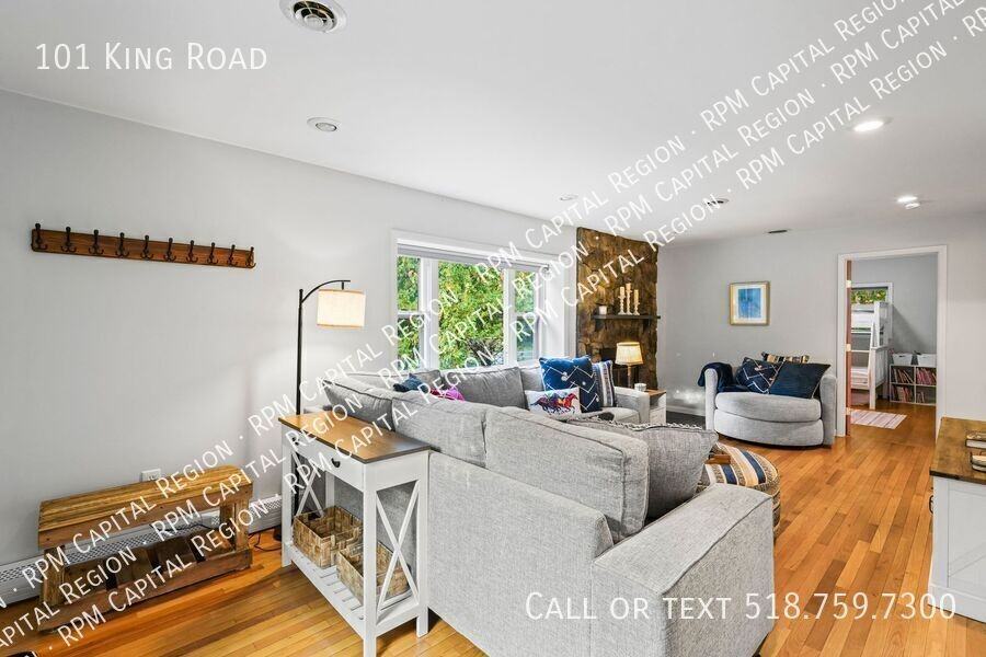 101 King Rd - Photo 4 of 48