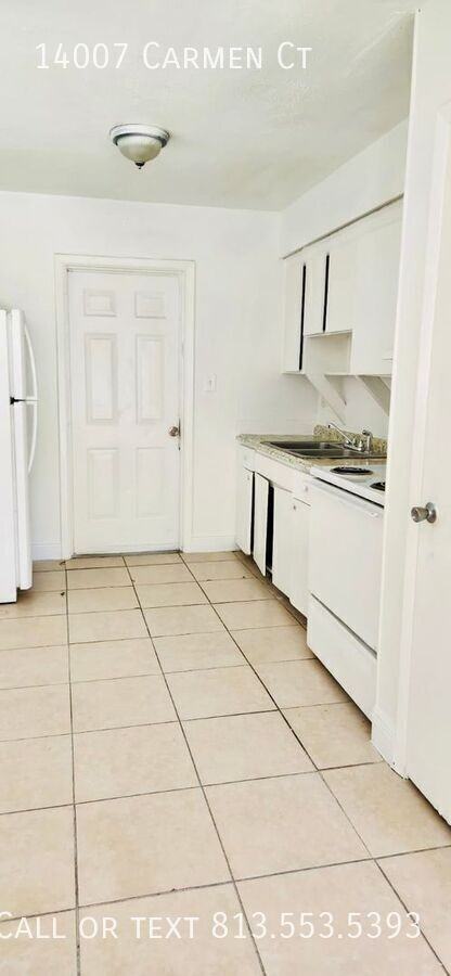14007 Carmen Ct - Photo 3 of 9
